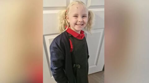 Само на 5 г. Фрея вече е в пубертета, причината -  пластири на майка ѝ