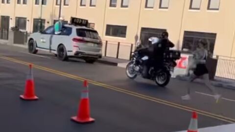 От сигурен победител – на 9-о място: Бегачка изгуби състезание, насочена в грешна посока от организаторите (СНИМКИ, ВИДЕО)