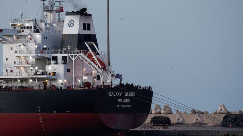 Иран: Корабите на страните, които изгонят посланиците на Израел и САЩ, ще могат да преминават през Ормузкия проток