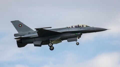 Българските изтребители F-16 са изпълнили тренировъчни полети