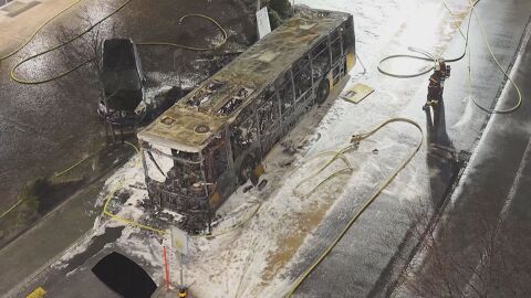 Най-малко шестима загинали при пожара в автобус в Швейцария (ВИДЕО)