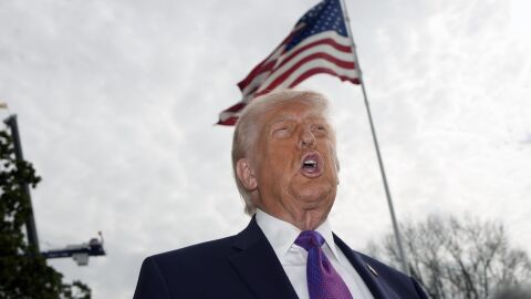 „Гледайте какво ще се случи с тези побъркани негодници днес“: Тръмп с нова заплаха към Иран