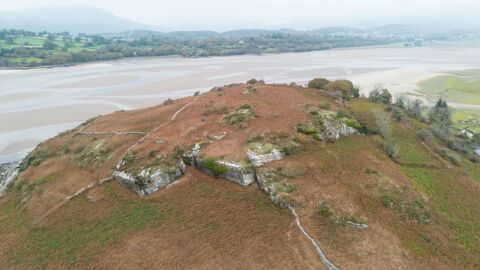 5,50 евро на кв. метър: Продават цял остров със стара къща, достъпен и пеша при отлив (СНИМКИ)