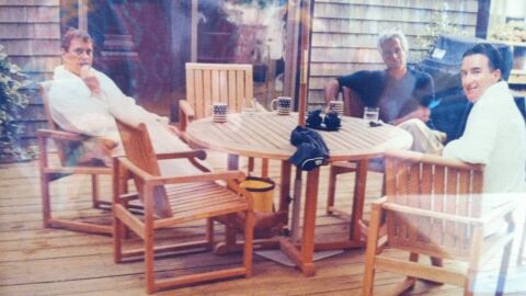 Снимка на принц Андрю и Питър Манделсън с Джефри Епстийн се появи в нови документи на САЩ