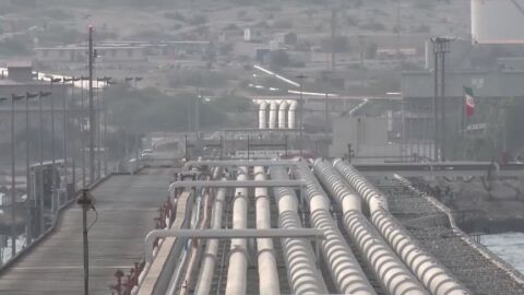 Кризата с петрола в Близкия изток се задълбочава: ОАЕ спряха част от работата на един от най-големите нефтени терминали