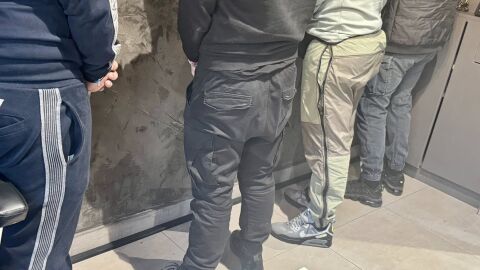 Седем от осемте души, изнудвали клиенти на бързи кредири с бой и отвличания, остават в ареста