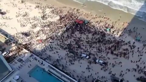 Един прострелян и хиляди в паника след изстрели на плаж във Флорида (ВИДЕО)