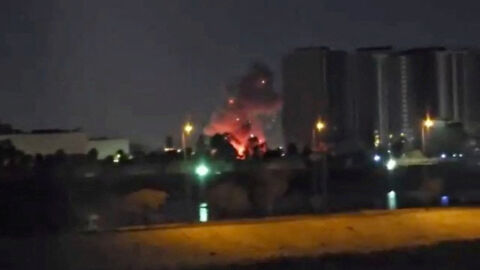 Иран: Посолството на САЩ в Багдад е атакувано с дронове и ракети (ВИДЕО)