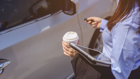 Отказаха работа на жена като брокер на имоти, защото колата ѝ е стара – произведена 2014 г.