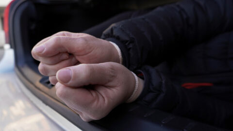 Сръбско нападение насред Мадрид. Похитители отвлякоха милионер с микробус. Следен е дни наред