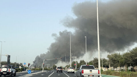 Кораб е ударен и гори край Ормузкия проток