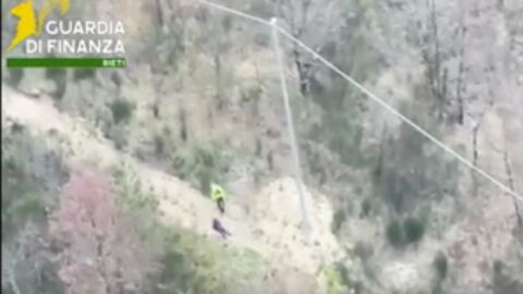 Мащабна спасителна операция: Намериха жива 78-годишна жена в опасен планински район (ВИДЕО)