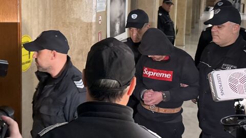 Оставиха в ареста мъжа, намушкал жена в Бургас: Жертвата оцеля само заради оказана съпротива