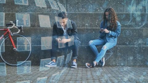 Без кебапчета и „кухи“ фрази: Какви послания биха накарали младите хора да гласуват? 