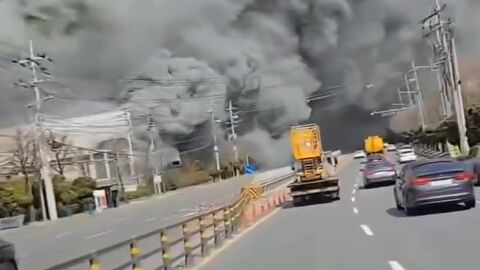 10 загинали и 59 ранени при пожар в завод за авточасти (ВИДЕО)