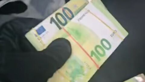 ГДБОП задържа четирима с фалшиви евро за над 500 000 при спецакция (ВИДЕО)
