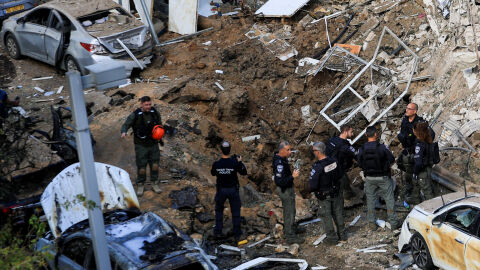 Шестима души са ранени в Израел при ракетен обстрел от Иран (СНИМКИ, ВИДЕО)