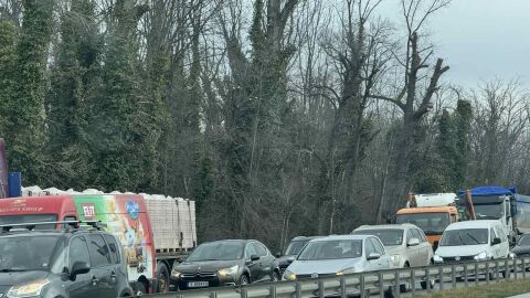Огромна тапа: Представители на сектор „Пътна помощ“ излизат на протест на АМ „Тракия“