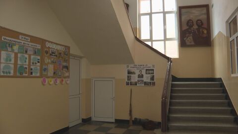 Предизборна агитация в класната стая? Скандал с учителка разтърси Ловеч