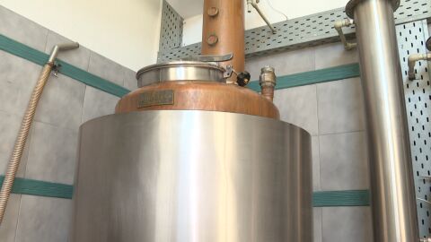 Домашната ракия: Данъчните напомнят, че производителите също дължат акциз 