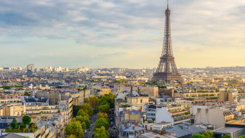 „Не на кралете“ превзе Париж: Протест срещу Тръмп и войната в Близкия изток