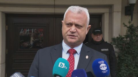 Емил Дечев: Прокурор Емилия Русинова многократно е пътувала с Петьо Еврото зад граница