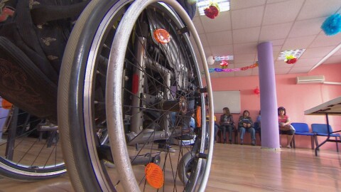 Фиктивни работници с увреждания: Четирима обвинени по схема за източване на евросредства в България