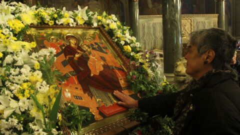 Започва предпразненството на Въведение Богородично, почитаме двама светци