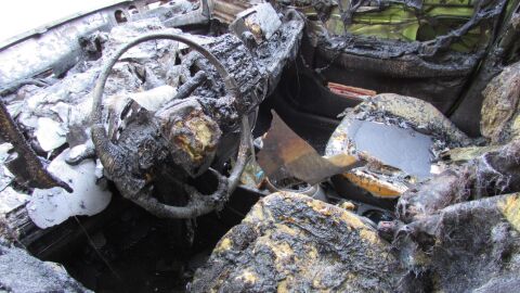 Трима младежи са задържани за палеж на автомобил в Перник