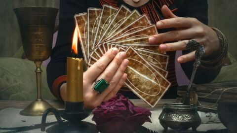 Край на „ясновидците“ онлайн: Турската полиция разби мрежа от измамници