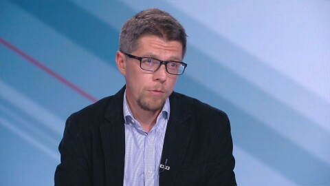 Илияна Йотова подписа указ за освобождаването на Стоил Цицелков