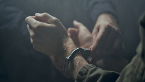 Случаят с увисланото от тераса дете в Ямбол: Задържаха родителите 