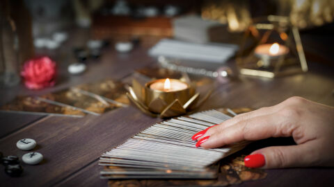 Разбиха мрежа от мними турски гадатели и медиуми