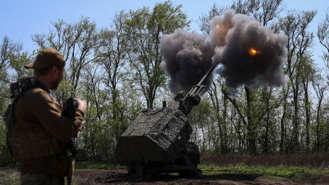 Снимка: „Взривени са мостове, атакуват ни бронирани групи“: Украинските сили нахлуха в Курск след нова офанзива