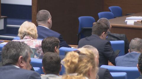 Снимка: Напрежение в парламента: Искат оставката на Наталия Киселова, спорят за имунитети и контрабандата в Пловдив 