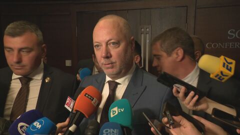 Снимка: Росен Желязков призова президента да преразгледа решението си за референдум за еврото
