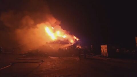 Голям пожар в Сливен (ВИДЕО)