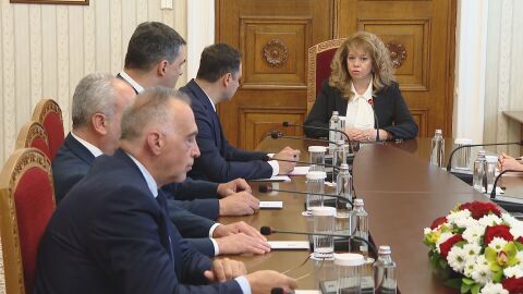 Йотова: От вас ще зависи всичко оттук нататък. "Прогресивна България": Ще бъдем експедитивни 