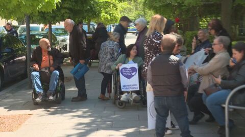 Искане за по-достъпна среда: Хора с увреждания и НПО протестираха пред Столичната община