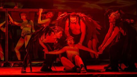Апокалипсисът като празник в индустриалния Данте на Абаджиева