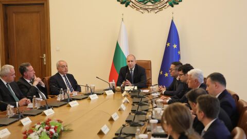 Радев и министрите решават кои областни управители да бъдат освободени и кого ще назначат