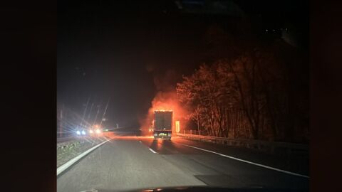 Камион горя на "Хемус" в посока Варна