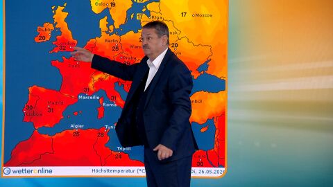 Порои и гръмотевици за абитуриентите, после - до 31 градуса