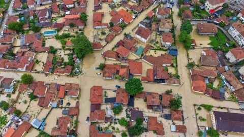 Водната стихия не пощади и психиатрична болница: 80 психично болни останаха без вода 