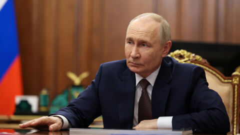 Владимир Путин опрощава дълговете на новите руски войници, които се бият срещу Украйна
