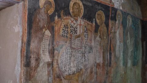 Учени разкодираха уникално послание в църковни стенописи във Велико Търново