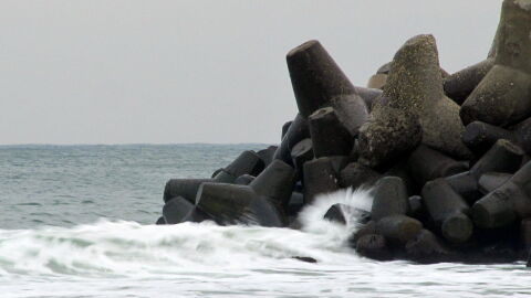 Спасителна операция до Созопол. Кораб с трима рибари изчезна от радарите