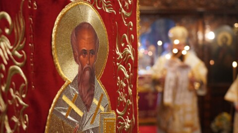 Почитаме паметта на двама светци. Кой празнува имен ден?