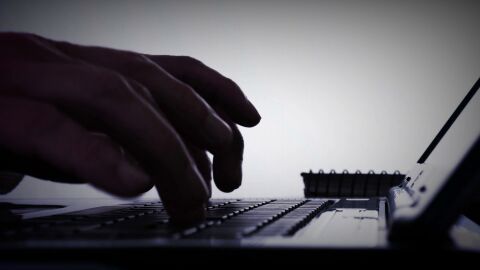 Мащабна операция в Тирана: Албански кол центрове атакували клиенти в 6 държави