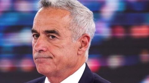 Румъния през 2025 г.: Един президент подаде оставка, един кмет стана президент, а един и.д. президент - премиер